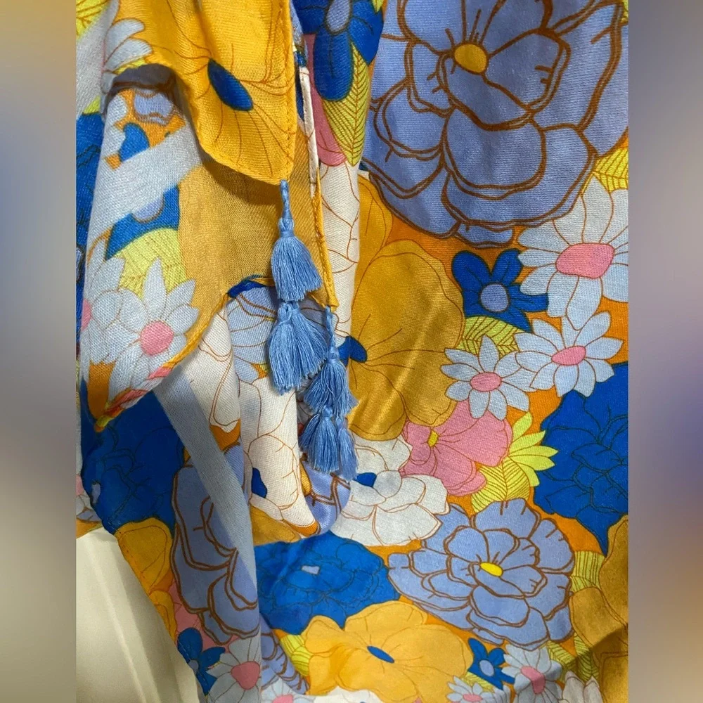 ⭐️New DO EVERYTHING IN LOVE
Floral Print Kimono - Picture 14 of 15